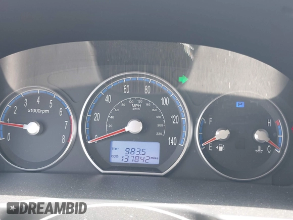 2009 Hyundai Santa Fe Limited z VIN 5NMSH13E09H314100, wystawiony jako IAAI lot #42703455 z przebiegiem 137 842 mil mil oraz . Historia ofert i sprzedaży dostępna na DreamBid. Obrazek 7.