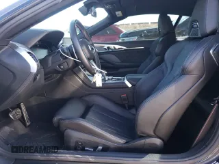 2022 BMW M8 Competition z VIN WBSDZ0C04NCJ11152, wystawiony jako Copart lot #82225924 z przebiegiem 4 285 mil mil oraz Szkoda całkowita • Salvage title. Historia ofert i sprzedaży dostępna na DreamBid. Obrazek 7.