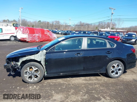 2021 Kia Forte FE with VIN 3KPF24AD1ME326593, listed as a IAAI auction lot 41816413 with 40,938 mi miles and . Bid and sale history available at carsss.com. Image 17.