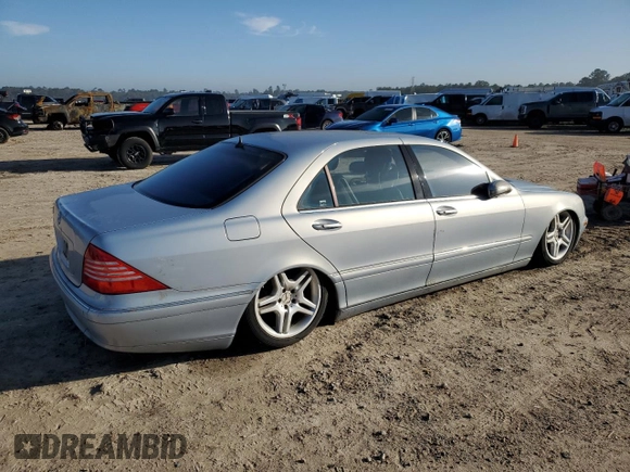 2002 Mercedes-Benz S-Class 5.0L with VIN WDBNG75J62A260782, listed as a Copart auction lot 46911845 with 226,052 mi miles and Salvage Title. Bid and sale history available at carsss.com. Image 3.