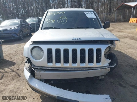2012 Jeep Patriot Sport with VIN 1C4NJRBB9CD661724, listed as a IAAI auction lot 41704207 with 169,665 mi miles. Bid and sale history available at carsss.com. Image 12.