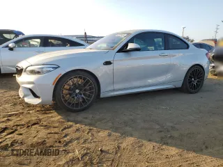 2020 BMW M2 Competition z VIN WBS2U7C01L7D99705, wystawiony jako Copart lot #83850434 z przebiegiem 101 313 mil mil oraz Szkoda całkowita • Salvage title. Historia ofert i sprzedaży dostępna na DreamBid. Obrazek 1.