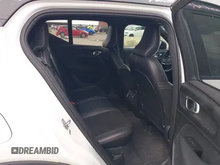 2019 Volvo XC40 R-Design with VIN YV4162UM6K2085605, listed as a IAAI auction lot 42365891 with 92,370 mi miles and . Bid and sale history available at DreamBid. Image 8.