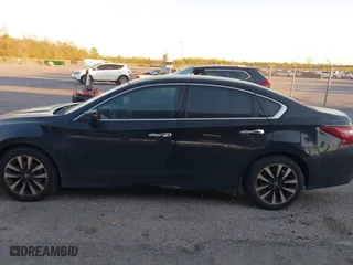 2018 Nissan Altima 2.5 SV with VIN 1N4AL3AP2JC103600, listed as a IAAI auction lot 41833390 with 276,014 mi miles. Bid and sale history available at carsss.com. Image 14.