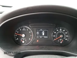 2017 Kia Sorento LX z VIN 5XYPGDA33HG293392, wystawiony jako Copart lot #62642604 z przebiegiem 73 242 mil mil oraz Szkoda całkowita • Salvage title. Historia ofert i sprzedaży dostępna na DreamBid. Obrazek 9.