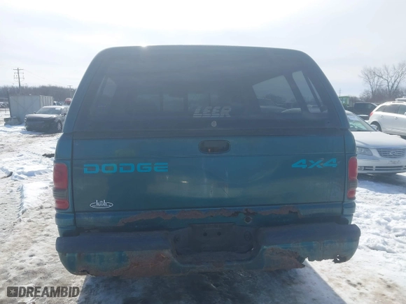 1998 Dodge Ram 1500 with VIN 3B7HF13Z4WG191315, listed as a IAAI auction lot 41643173 with 222,200 mi miles. Bid and sale history available at carsss.com. Image 16.