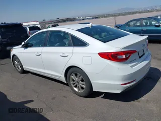 2015 Hyundai Sonata SE z VIN 5NPE24AF2FH005030, wystawiony jako IAAI lot #42375598 z przebiegiem 205 991 mil mil oraz . Historia ofert i sprzedaży dostępna na DreamBid. Obrazek 3.