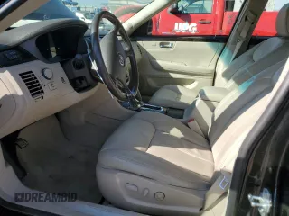 2008 Cadillac DTS 1SA z VIN 1G6KD57Y48U106139, wystawiony jako Copart lot #49046545 z przebiegiem 53 550 mil mil oraz Szkody całkowita. Historia ofert i sprzedaży dostępna na DreamBid. Obrazek 7.