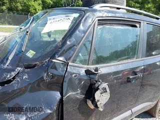 2018 Jeep Renegade Latitude z VIN ZACCJABB0JPJ07945, wystawiony jako IAAI lot #42540256 z przebiegiem 181 655 mil mil oraz . Historia ofert i sprzedaży dostępna na DreamBid. Obrazek 17.