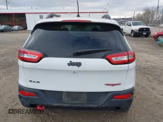 2017 Jeep Cherokee Trailhawk z VIN 1C4PJMBS4HW647835, wystawiony jako IAAI lot #41375077 z przebiegiem 87 208 mil mil oraz . Historia ofert i sprzedaży dostępna na DreamBid. Obrazek 16.