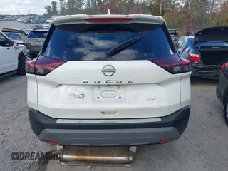 2023 Nissan Rogue SV z VIN 5N1BT3BA6PC846645, wystawiony jako IAAI lot #40949730 z przebiegiem 30 856 mil mil oraz . Historia ofert i sprzedaży dostępna na DreamBid. Obrazek 16.