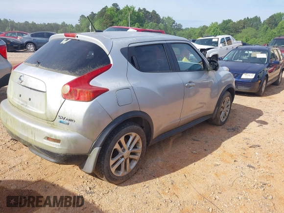 2013 Nissan Juke SL z VIN JN8AF5MV1DT208256, wystawiony jako IAAI lot #42272844 z przebiegiem 98 690 mil mil oraz . Historia ofert i sprzedaży dostępna na DreamBid. Obrazek 4.