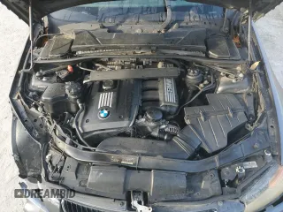 2007 BMW 3 Series 328i z VIN WBAVA33507KX72442, wystawiony jako Copart lot #59585405 z przebiegiem 185 003 mil mil oraz Szkoda całkowita • Salvage title. Historia ofert i sprzedaży dostępna na DreamBid. Obrazek 11.