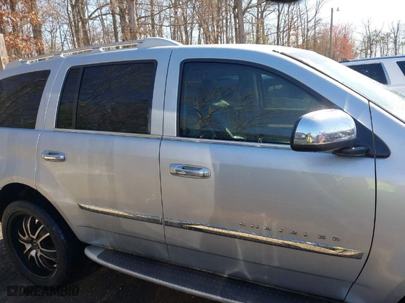 2007 Chrysler Aspen Limited with VIN 1A8HW58207F516492, listed as a IAAI auction lot 41817022 with NaN miles. Bid and sale history available at carsss.com. Image 13.