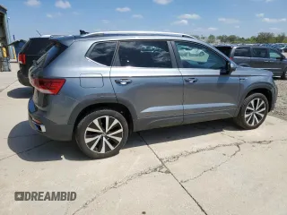 2024 Volkswagen Taos SE z VIN 3VVSX7B20RM012706, wystawiony jako Copart lot #55919195 z przebiegiem 47 610 mil mil oraz Tytuł czysty. Historia ofert i sprzedaży dostępna na DreamBid. Obrazek 3.