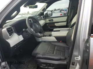 2023 Toyota Tundra Capstone Hybrid с VIN 5TFVC5DB6PX032166, выставлен на аукционе Copart как лот 42430465 с пробегом 39 910 миль миль и Списание • Salvage title. История ставок и продаж доступна на DreamBid. Изображение 7.