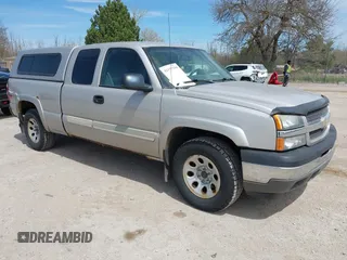 2005 Chevrolet Silverado 1500 LS with VIN 1GCEK19T65Z194720, listed as a IAAI auction lot 42157104 with 156,376 mi miles. Bid and sale history available at carsss.com. Image 1.