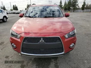 2013 Mitsubishi Outlander SE with VIN JA4AS3AW4DU013085, listed as a Copart auction lot 84697134 with 117,697 mi miles and Salvage Title. Bid and sale history available at carsss.com. Image 5.
