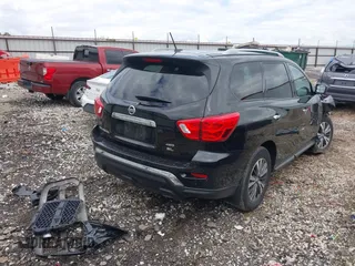 2017 Nissan Pathfinder Platinum with VIN 5N1DR2MM3HC676805, listed as a IAAI auction lot 42218441 with 61,260 mi miles and . Bid and sale history available at DreamBid. Image 4.