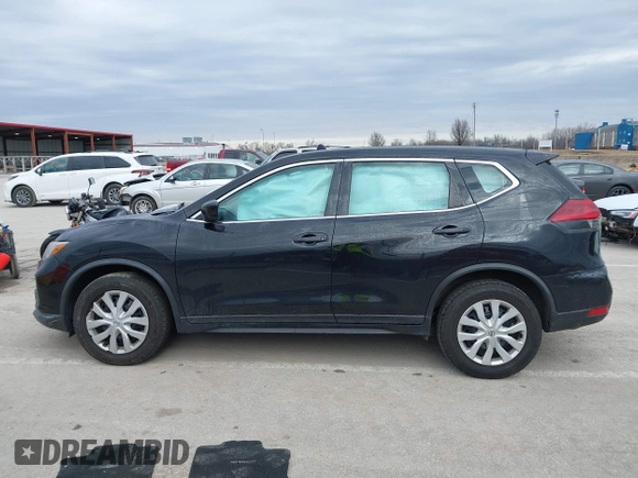 2020 Nissan Rogue SV with VIN KNMAT2MT3LP542894, listed as a IAAI auction lot 41527584 with 134,207 mi miles and . Bid and sale history available at carsss.com. Image 14.