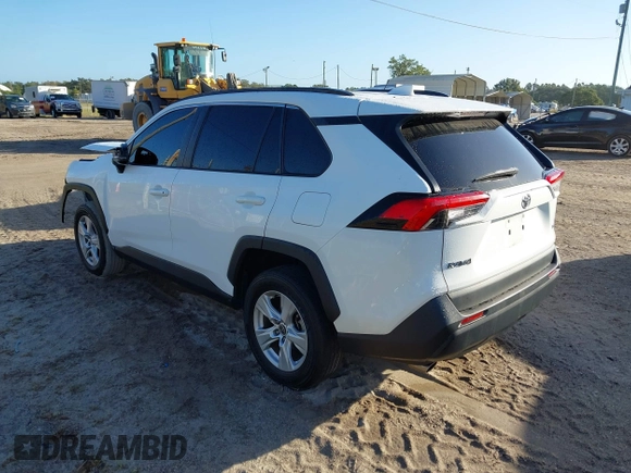 2021 Toyota RAV4 XLE with VIN 2T3W1RFV9MW166971, listed as a IAAI auction lot 40719843 with 43,178 mi miles. Bid and sale history available at carsss.com. Image 3.