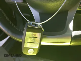 2015 Kia Optima SX Turbo с VIN 5XXGR4A69FG421169, выставлен на аукционе IAAI как лот 41912655 с пробегом 82 380 миль миль и . История ставок и продаж доступна на DreamBid. Изображение 11.