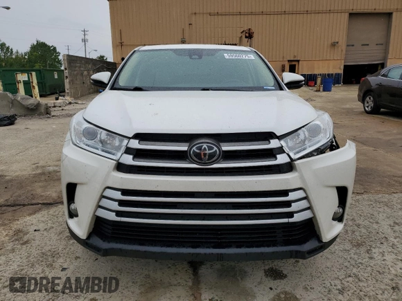 2017 Toyota Highlander LE with VIN 5TDBZRFH8HS371531, listed as a Copart auction lot 59560275 with 87,200 mi miles and Salvage title. Bid and sale history available at DreamBid. Image 5.