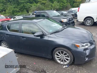 2011 Lexus CT 200h z VIN JTHKD5BH9B2033100, wystawiony jako IAAI lot #42333289 z przebiegiem 235 268 mil mil oraz . Historia ofert i sprzedaży dostępna na DreamBid. Obrazek 13.
