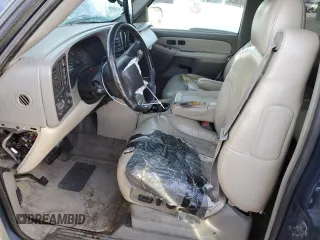 2002 GMC Yukon XL SLT z VIN 1GKFK16ZX2J232476, wystawiony jako Copart lot #50203045 z przebiegiem 285 792 mil mil oraz Szkody całkowita. Historia ofert i sprzedaży dostępna na DreamBid. Obrazek 7.