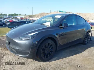 2024 Tesla Model Y z VIN 7SAYGDED8RF158878, wystawiony jako IAAI lot #42514586 z przebiegiem 18 594 mil mil oraz . Historia ofert i sprzedaży dostępna na DreamBid. Obrazek 19.