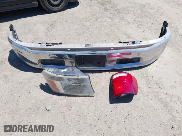 2017 Ram 1500 Tradesman z VIN 3C6JR6DT8HG542110, wystawiony jako IAAI lot #42201128 z przebiegiem 141 860 mil mil oraz . Historia ofert i sprzedaży dostępna na DreamBid. Obrazek 12.