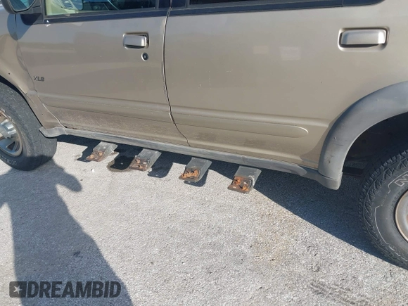 2001 Ford Explorer with VIN 1FMDU72E91ZA10543, listed as a IAAI auction lot 42316149 with 253,862 mi miles and . Bid and sale history available at DreamBid. Image 6.