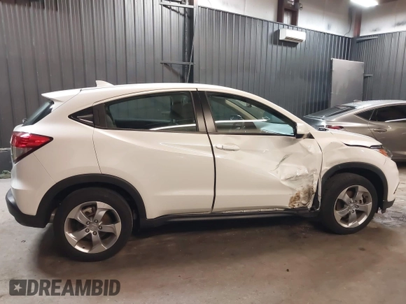 2021 Honda HR-V LX with VIN 3CZRU6H3XMM748281, listed as a IAAI auction lot 41903174 with 28,320 mi miles. Bid and sale history available at carsss.com. Image 14.