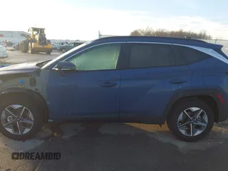 2025 Hyundai Tucson SEL Convenience with VIN 5NMJCCDE3SH450571, listed as a IAAI auction lot 41114590 with 3,692 mi miles and . Bid and sale history available at DreamBid. Image 15.