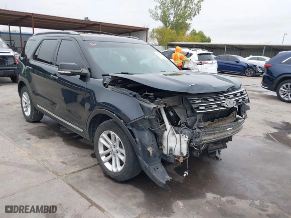 2017 Ford Explorer XLT with VIN 1FM5K7D8XHGA59287, listed as a IAAI auction lot 41103925 with 139,295 mi miles. Bid and sale history available at carsss.com. Image 1.