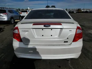 2010 Ford Fusion SE with VIN 3FAHP0HGXAR245296, listed as a Copart auction lot 88169465 with 137,104 mi miles and Non Repairable. Bid and sale history available at carsss.com. Image 6.