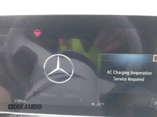 2023 Mercedes-Benz EQE 350+ z VIN 4JGGM2BB8PA017402, wystawiony jako IAAI lot #41286677 z przebiegiem 13 881 mil mil oraz . Historia ofert i sprzedaży dostępna na DreamBid. Obrazek 17.