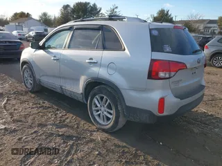2015 Kia Sorento LX with VIN 5XYKT4A7XFG620814, listed as a IAAI auction lot 41454361 with 155,422 mi miles. Bid and sale history available at carsss.com. Image 3.
