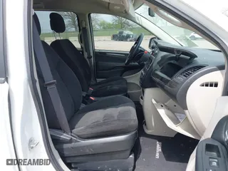 2016 Dodge Grand Caravan SE with VIN 2C4RDGBG2GR345657, listed as a IAAI auction lot 42104710 with 81,916 mi miles. Bid and sale history available at carsss.com. Image 5.