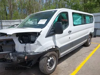 2023 Ford Transit Passenger XL с VIN 1FBAX2Y82PKA55722, выставлен на аукционе IAAI как лот 42240587 с пробегом 42 172 миль миль и . История ставок и продаж доступна на DreamBid. Изображение 2.