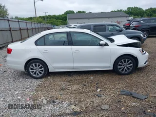 2012 Volkswagen Jetta SE с VIN 3VWDX7AJ5CM062621, выставлен на аукционе IAAI как лот 42365957 с пробегом 95 374 миль миль и . История ставок и продаж доступна на DreamBid. Изображение 13.