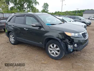 2013 Kia Sorento LX with VIN 5XYKTCA6XDG332628, listed as a IAAI auction lot 42364383 with 65,337 mi miles and . Bid and sale history available at DreamBid. Image 1.