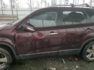 2013 Kia Sorento EX with VIN 5XYKU4A25DG346629, listed as a Copart auction lot 84064594 with Not Provided miles and Salvage Title. Bid and sale history available at carsss.com. Image 15.