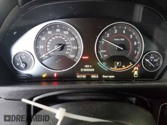2016 BMW 4 Series 428i xDrive z VIN WBA4C9C57GG137245, wystawiony jako Copart lot #50944415 z przebiegiem 101 740 mil mil oraz Szkoda całkowita • Salvage title. Historia ofert i sprzedaży dostępna na DreamBid. Obrazek 9.