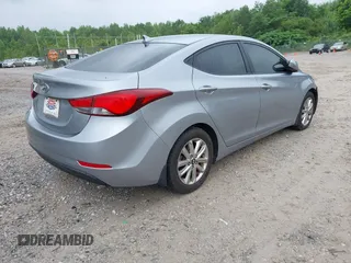 2015 Hyundai Elantra SE z VIN 5NPDH4AE0FH593656, wystawiony jako IAAI lot #42346608 z przebiegiem 153 562 mil mil oraz . Historia ofert i sprzedaży dostępna na DreamBid. Obrazek 4.