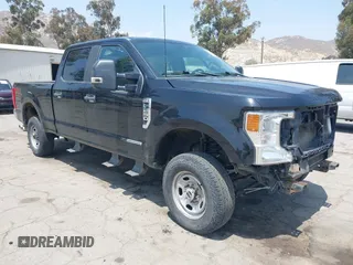 2020 Ford F-250 XL z VIN 1FT7W2BTXLEE69524, wystawiony jako IAAI lot #42155494 z przebiegiem 123 115 mil mil oraz . Historia ofert i sprzedaży dostępna na DreamBid. Obrazek 1.