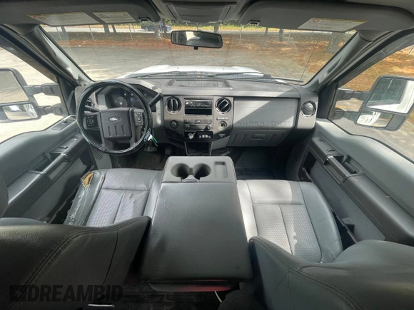 2016 Ford F-350 with VIN 1FD8X3B67GEC46263, listed as a Copart auction lot 47267935 with 241,492 mi miles and Clean title. Bid and sale history available at DreamBid. Image 9.
