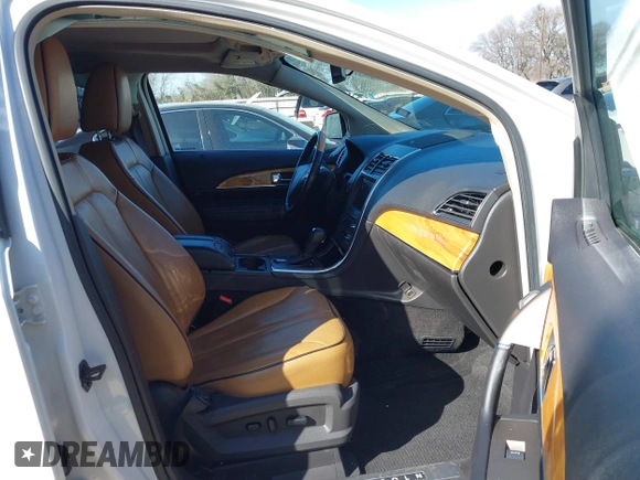 2011 Lincoln MKX with VIN 2LMDJ8JK1BBJ02616, listed as a IAAI auction lot 41255463 with 139,950 mi miles. Bid and sale history available at carsss.com. Image 5.