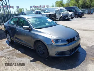2011 Volkswagen Jetta Sedan SE PZEV with VIN 3VWDZ7AJ0BM306023, listed as a IAAI auction lot 42059241 with 176,879 mi miles. Bid and sale history available at carsss.com. Image 1.