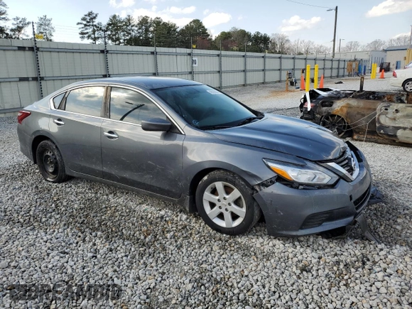 2018 Nissan Altima SR with VIN 1N4AL3AP1JC475560, listed as a Copart auction lot 49029655 with 121,264 mi miles and Salvage Title. Bid and sale history available at DreamBid. Image 4.